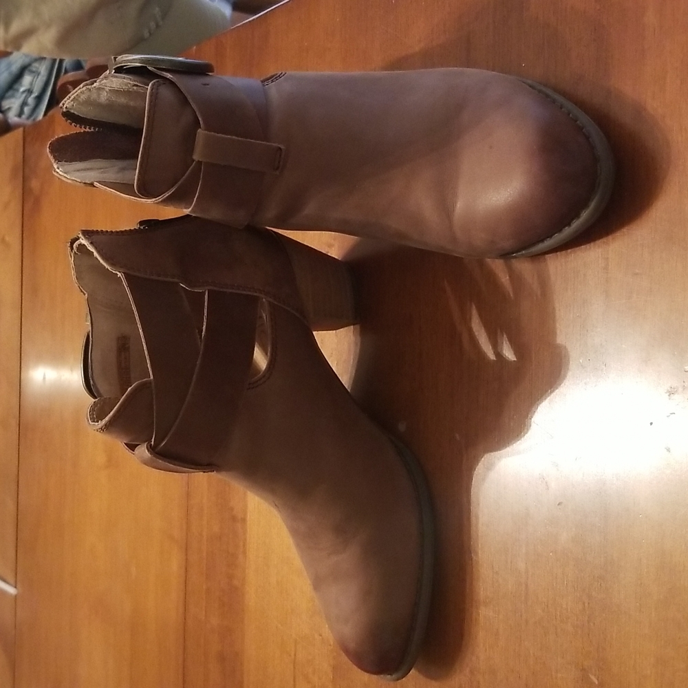 Ladies Vionic booties